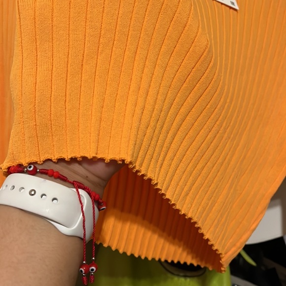 (NWT - Zara XL Long Sleeve Crop Top) - Picture 2 of 4